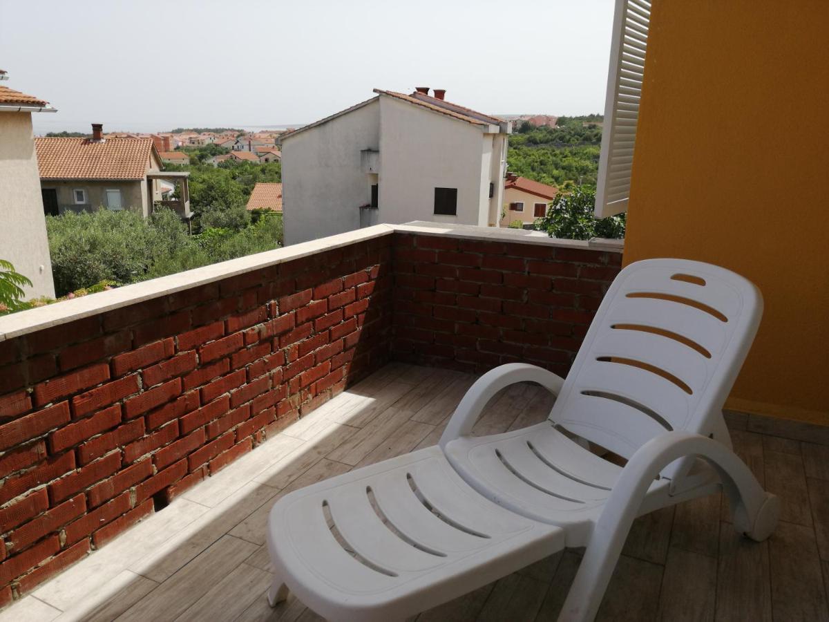 Apartmani Nevera Крк Экстерьер фото