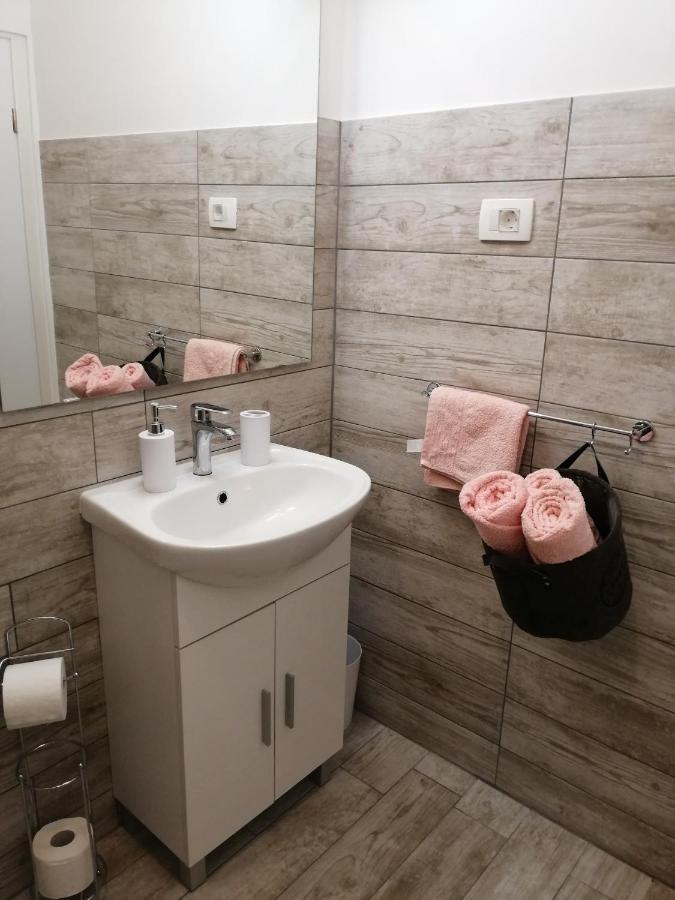 Apartmani Nevera Крк Экстерьер фото