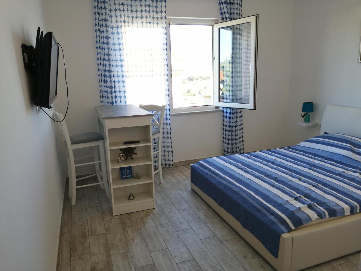 Apartmani Nevera Крк Экстерьер фото